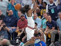 开云下载-尼克斯完胜热火，戈贝尔状态火热