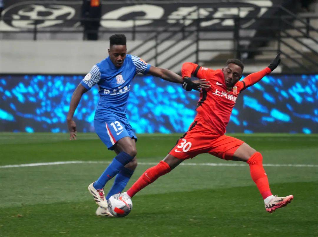 上海申花压力山大，逆转成功引领客拒
