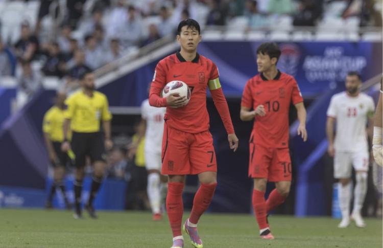 中亚球队在国际赛场上崭露头角 中亚球队在国际赛场上崭露头角