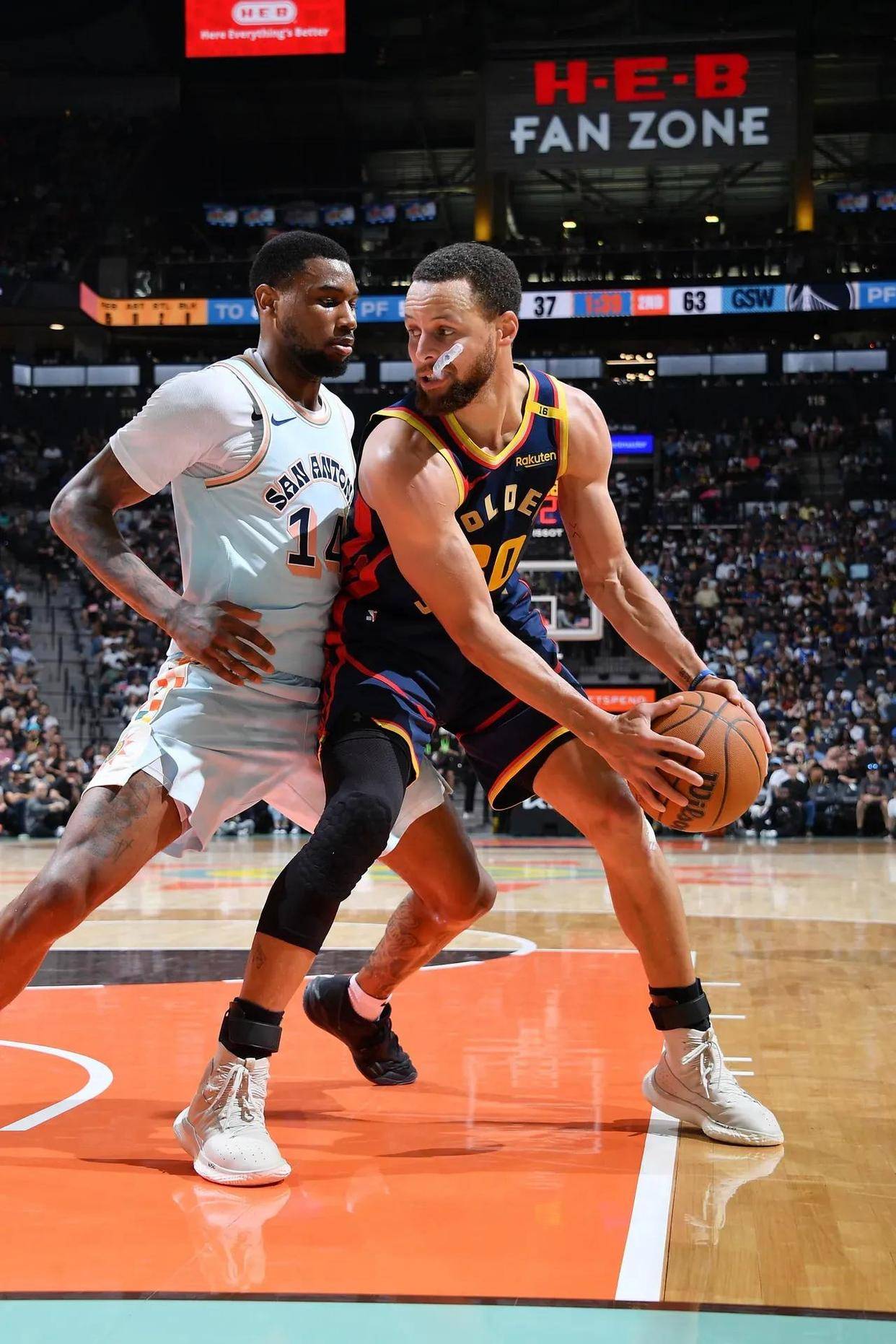 勇士队内战大获全胜，继续领跑的简单介绍