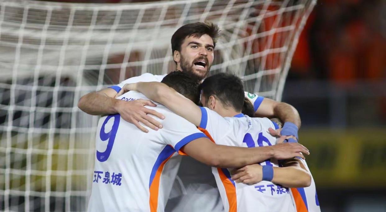 球队换帅频繁,战绩起伏不定 球队换帅频繁,战绩起伏不定