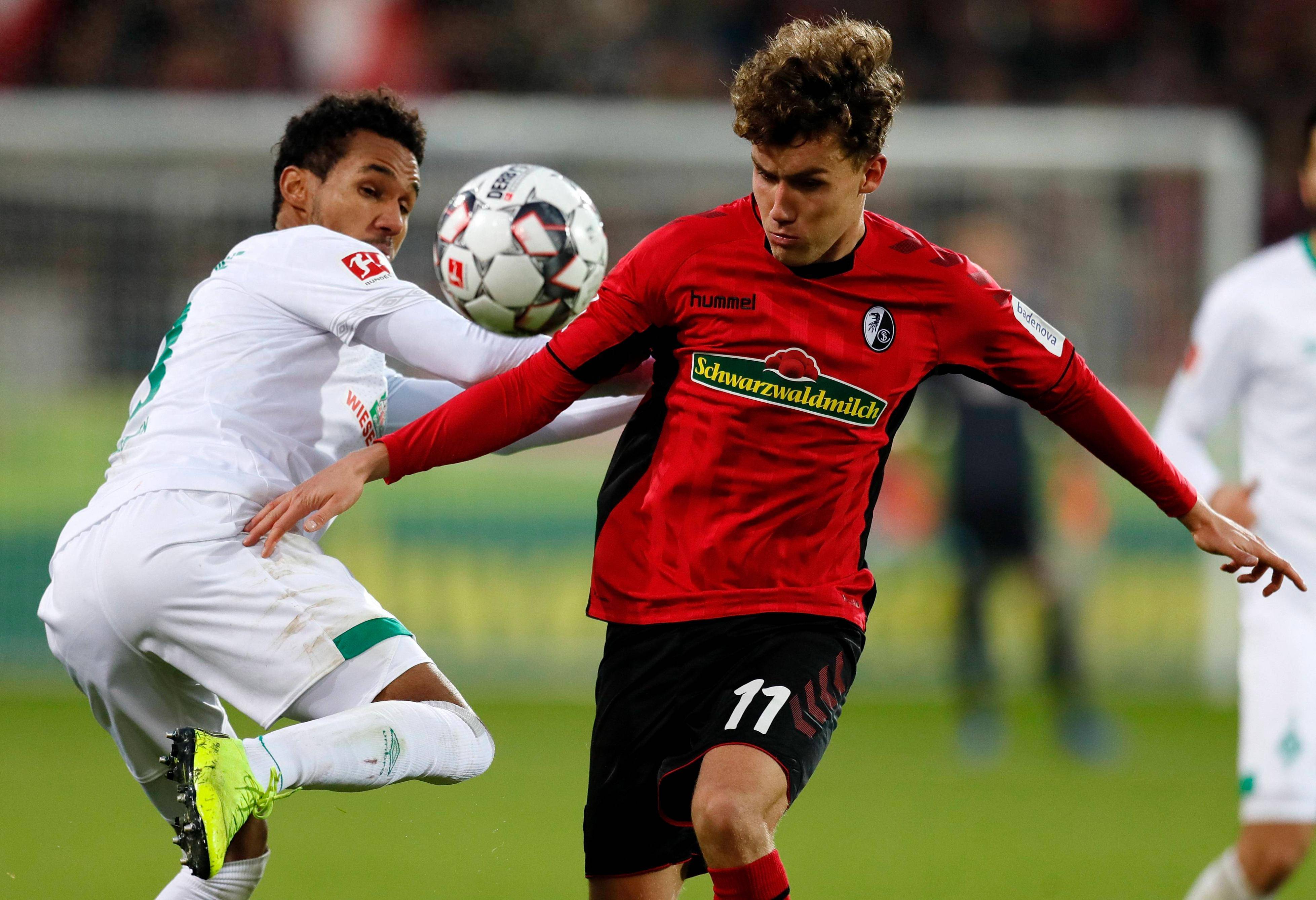 包含沃尔夫斯堡客场平局，难掩失望的词条