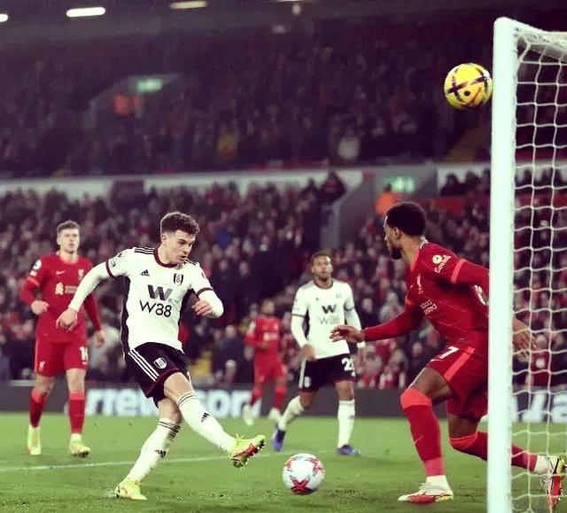 利物浦客场大胜,追赶领头羊 利物浦客场大胜,追赶领头羊