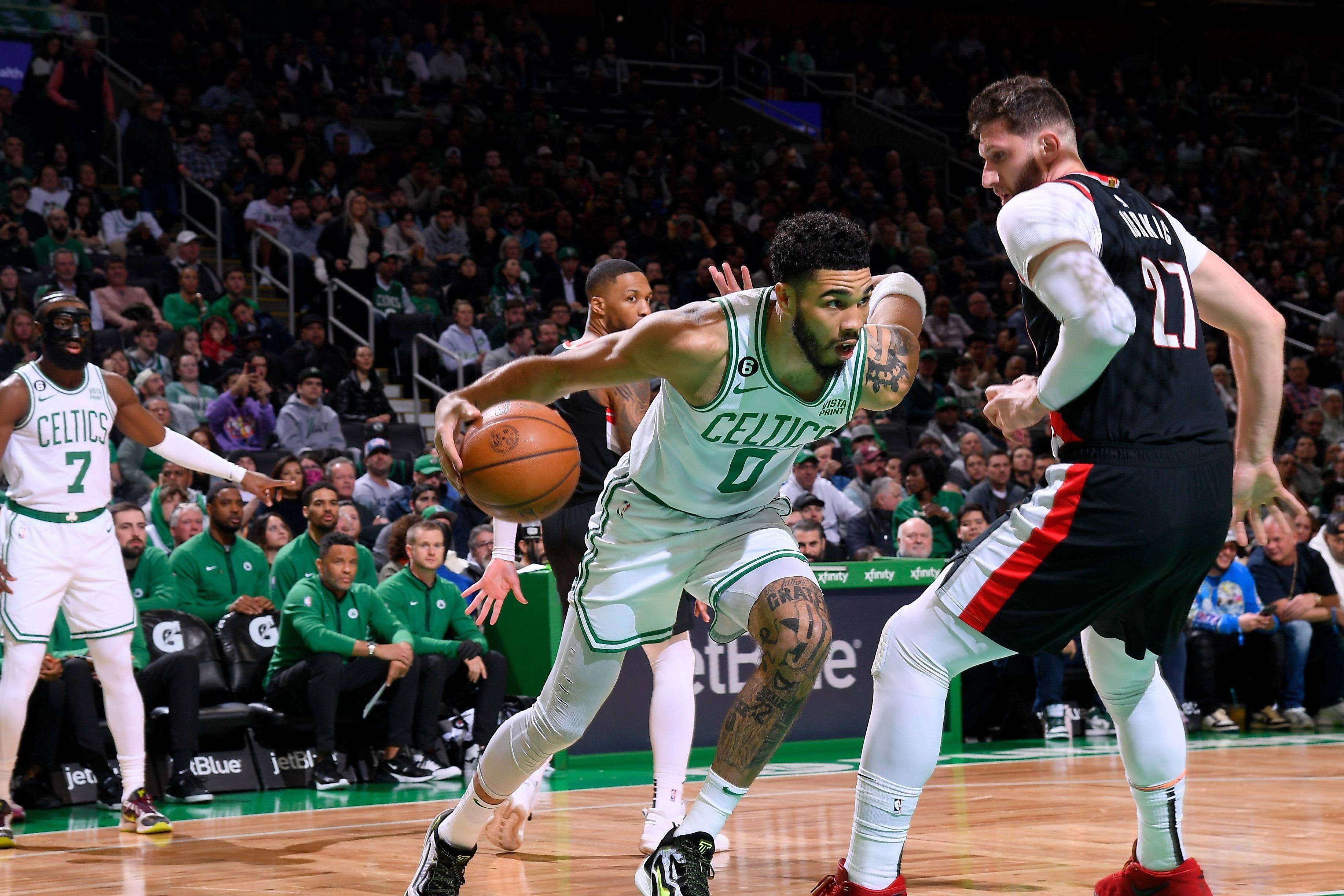 凯尔特人大胜篮网,领先优势扩大 凯尔特人大胜篮网,领先优势扩大