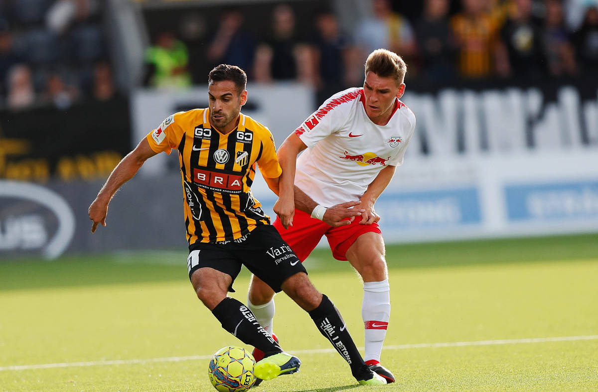 瑞典队实力强劲晋级国际足球赛八强 瑞典队实力强劲晋级国际足球赛八强