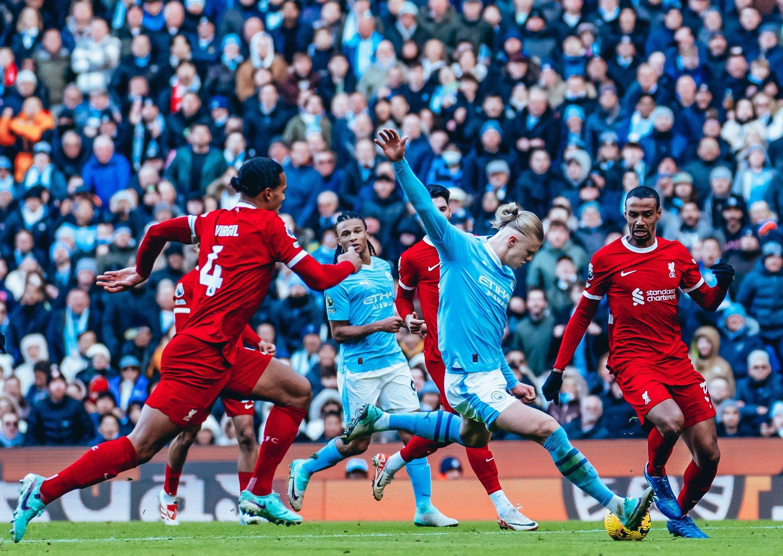 曼城客场战平热刺，英超争冠局势愈发激烈！的简单介绍