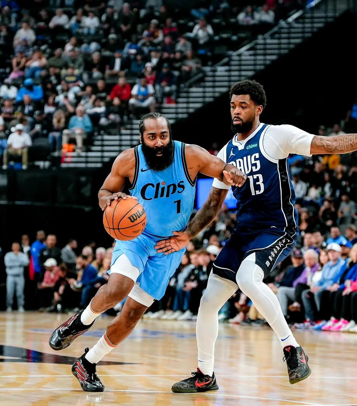 快船大胜雄鹿，保罗次助攻终结雄鹿连胜的简单介绍