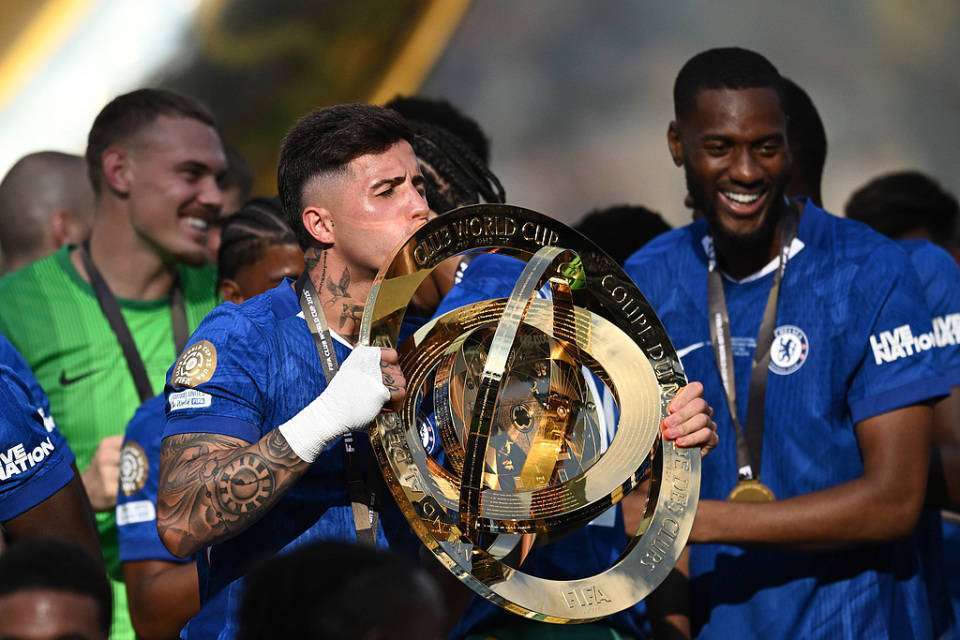 史特加尔队在国际足球赛事中捧得桂冠