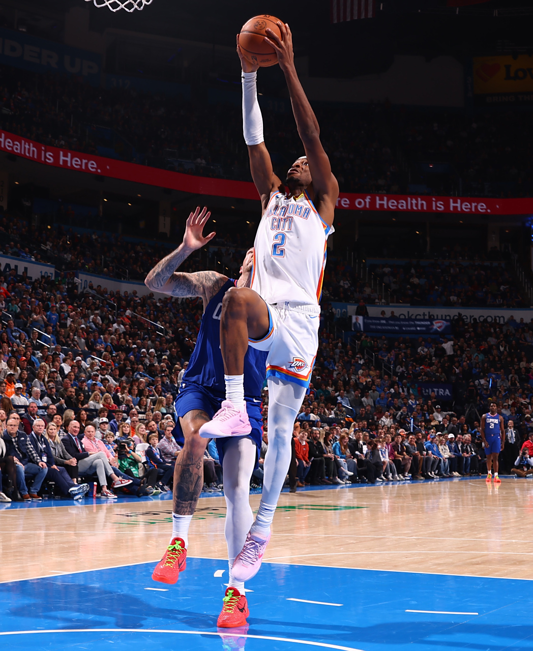 快船擒下雷霆，伦纳德35分狂轰硬天。的简单介绍