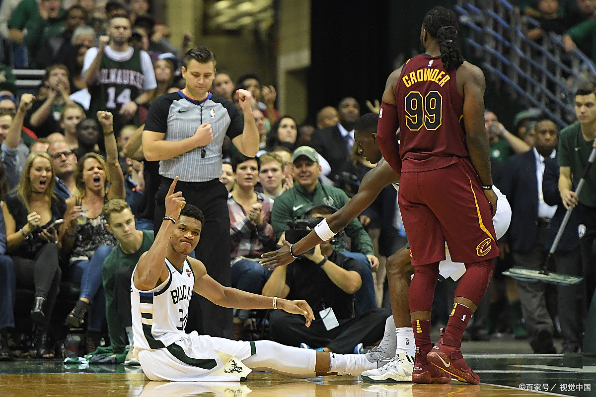 雄鹿不敌尼克斯，米德尔顿憾失绝杀