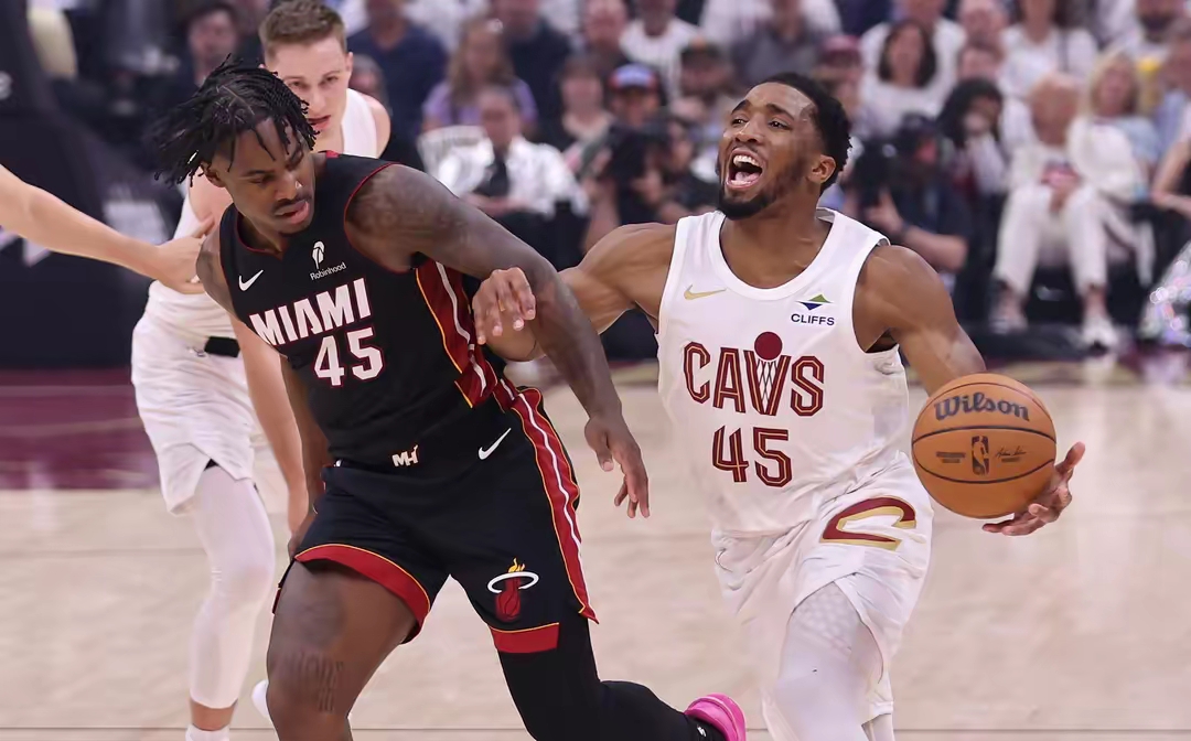 包含热火主场大胜魔术，稳固东部前四的词条