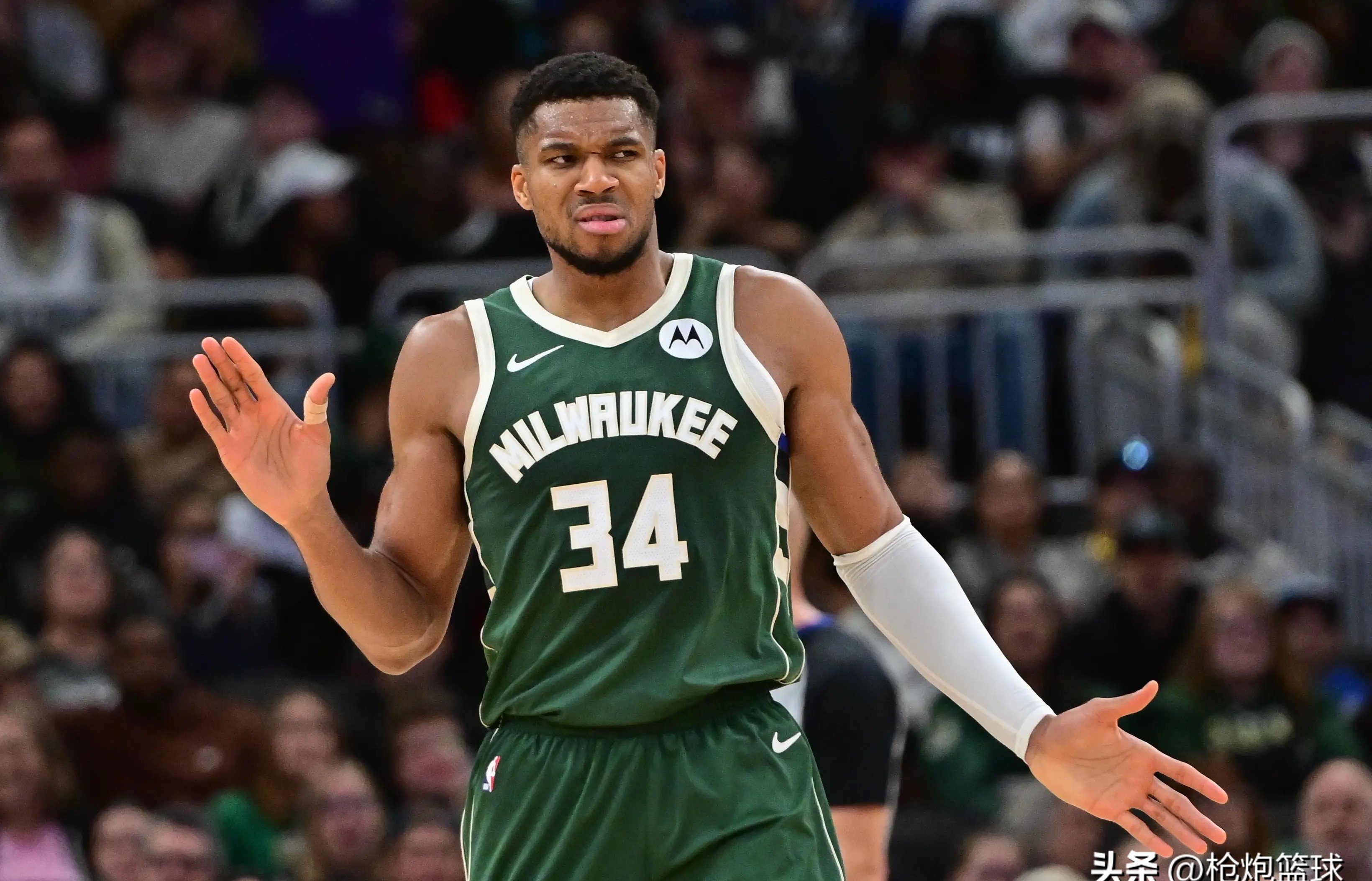 雄鹿大胜老鹰，字母哥30分独中最强