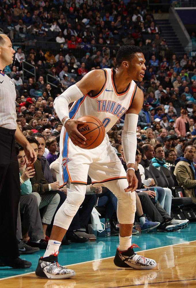 雷霆大胜黄蜂，取得胜利