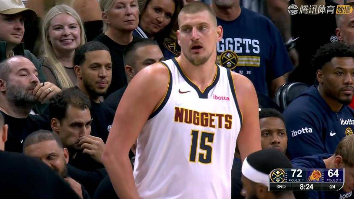 掘金逆转上海队，布克刷新纪录